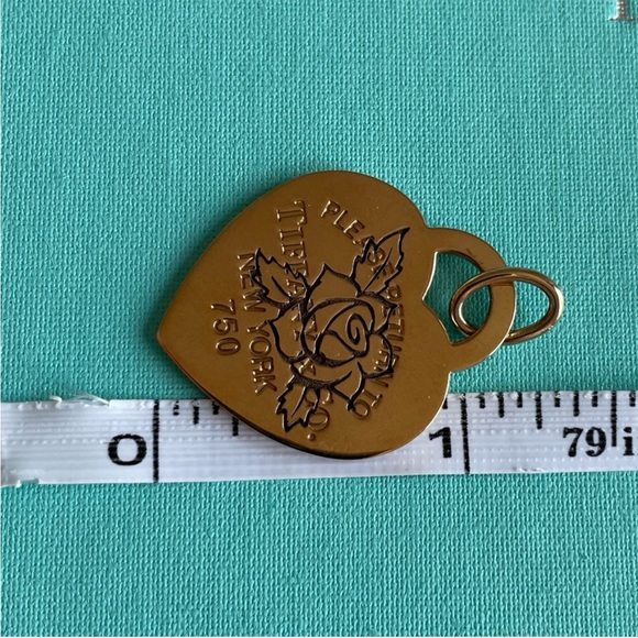 Tiffany large rose gold RTT etched rose heart charm - Picture 5 of 6
